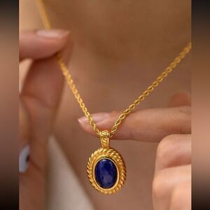 Vintage stone necklace N521